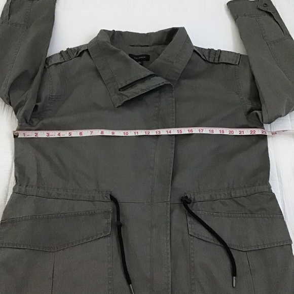 Halogen Women’s Drawstring Waist Olive Parka - Picture 8 of 9